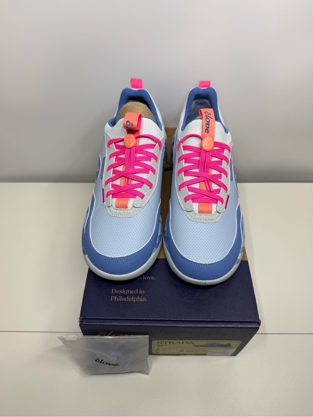 NWT Clove Strada Sky Blue Marble Waterproof Non-Slip Shoes Women’s 8.5